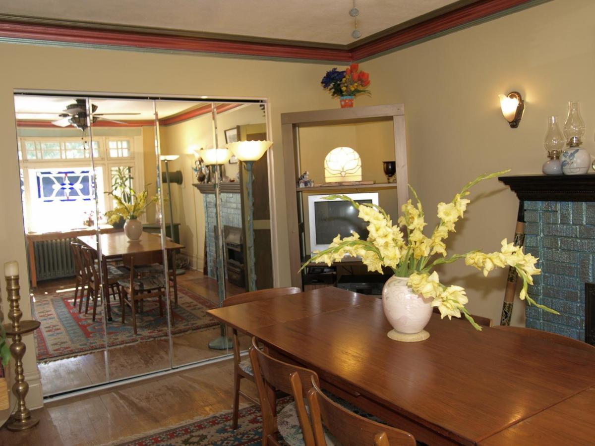 Downtown Bed And Breakfast Оттава Экстерьер фото