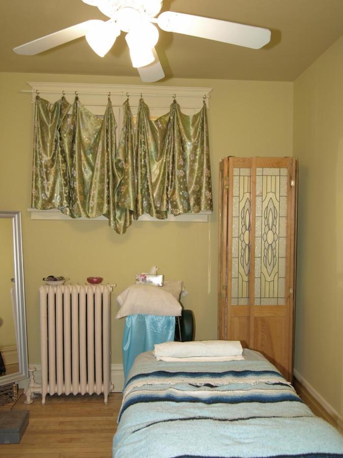 Downtown Bed And Breakfast Оттава Экстерьер фото