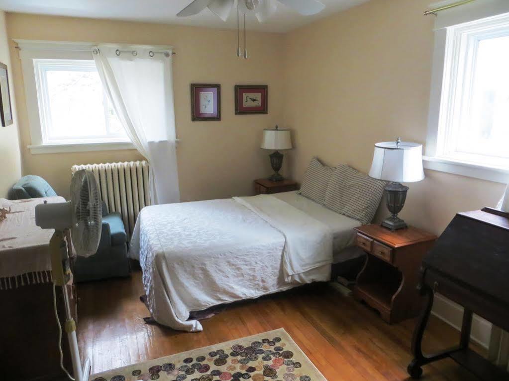 Downtown Bed And Breakfast Оттава Экстерьер фото