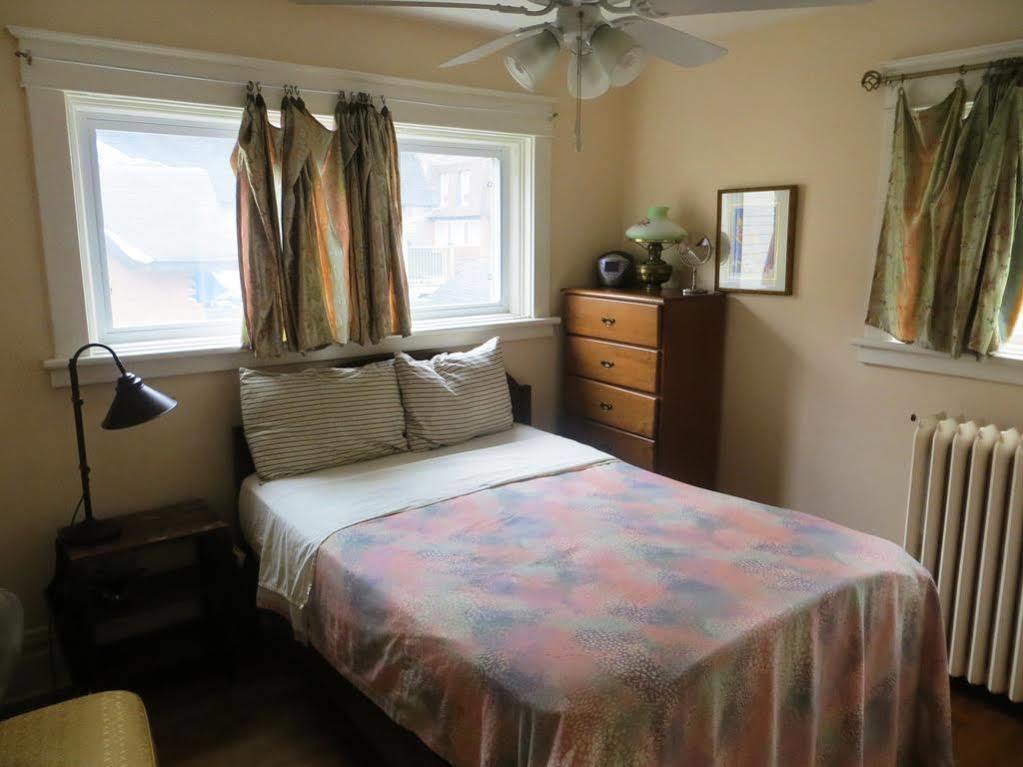 Downtown Bed And Breakfast Оттава Экстерьер фото