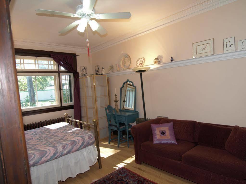Downtown Bed And Breakfast Оттава Экстерьер фото
