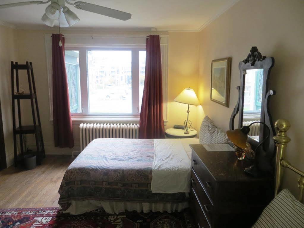 Downtown Bed And Breakfast Оттава Экстерьер фото