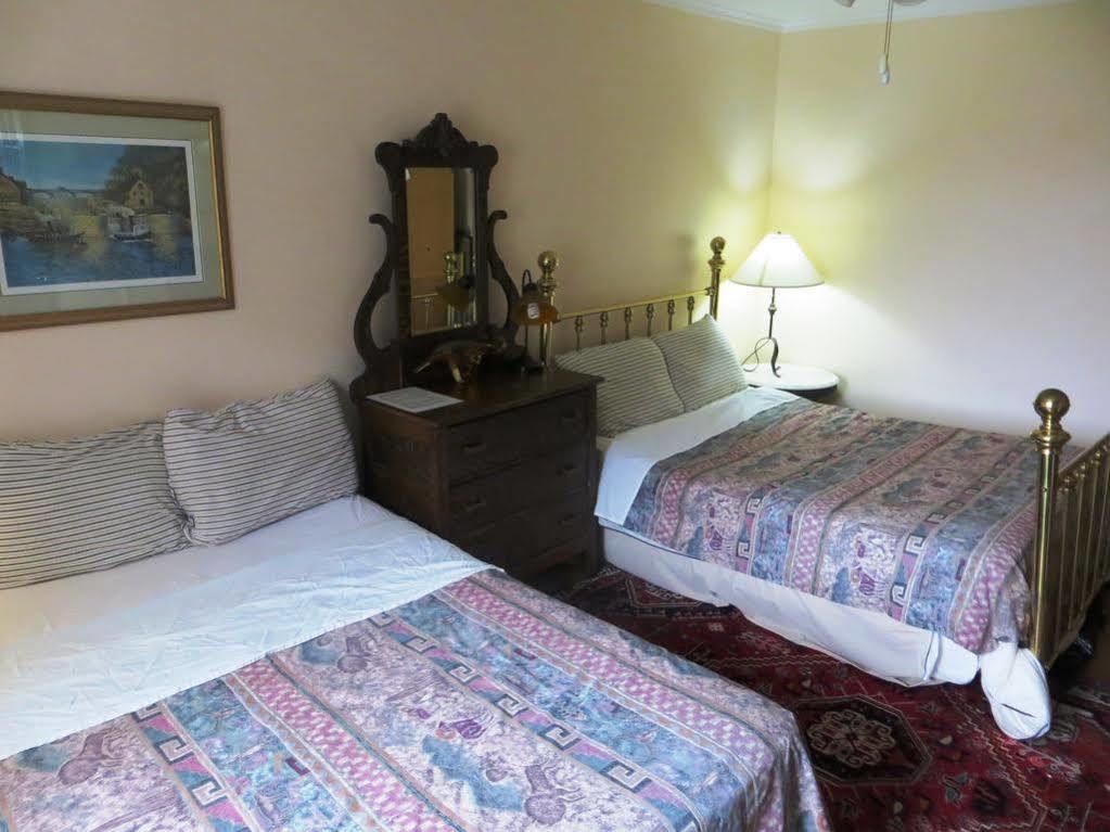 Downtown Bed And Breakfast Оттава Экстерьер фото